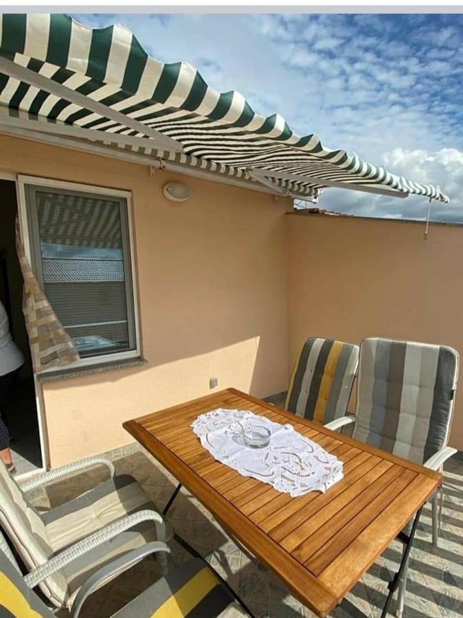 N.N Apartman Vir Kültér fotó
