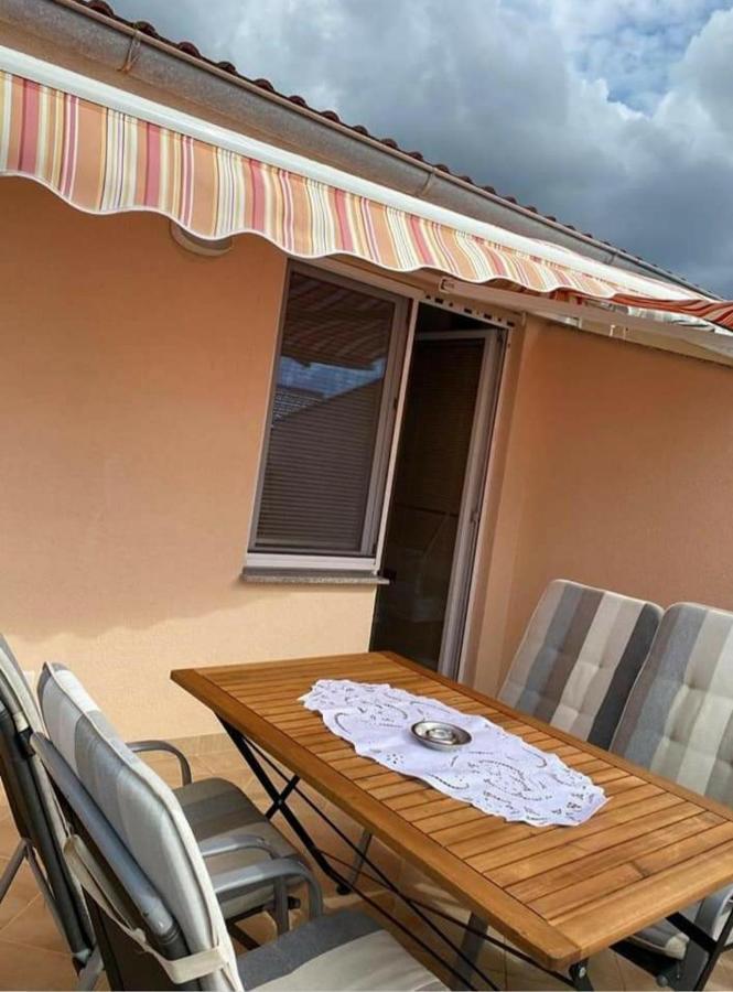 N.N Apartman Vir Kültér fotó